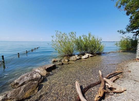 Ein Bild, das drau en, Wasser, Himmel, K ste enth lt.

KI-generierte Inhalte k nnen fehlerhaft sein.