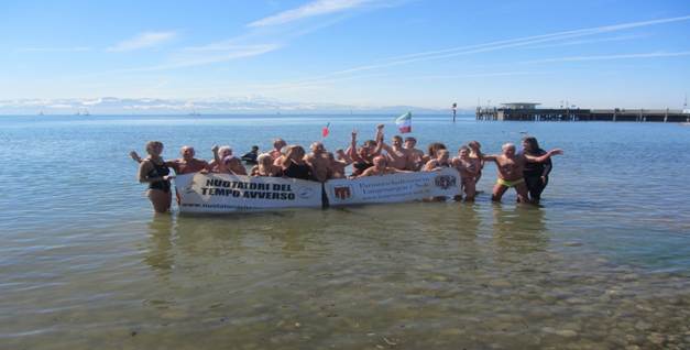 Ein Bild, das Wasser, drau en, See, Teich enth lt.

Automatisch generierte Beschreibung