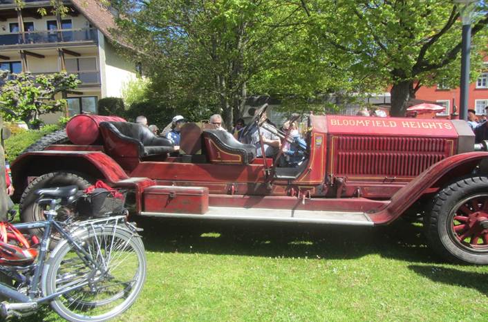 Ein Bild, das Himmel, Wasser, drau en, Personen enth lt.

Automatisch generierte Beschreibung