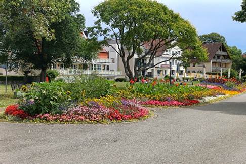 Ein Bild, das drau�en, Wasser, See, Spiegelung enth�lt.

Automatisch generierte Beschreibung