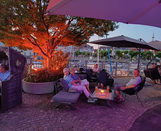 Ein Bild, das drau�en, Baum, Himmel, Gel�nde enth�lt.

KI-generierte Inhalte k�nnen fehlerhaft sein.