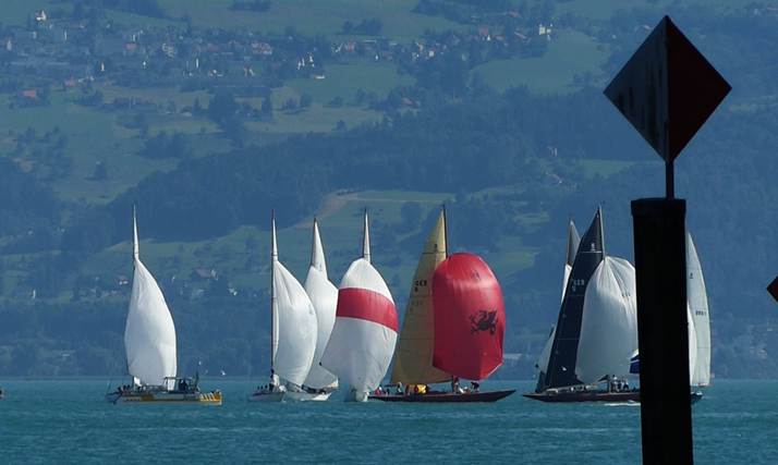 Ein Bild, das drau�en, Segelboot, Transport, Wasserfahrzeug enth�lt.

Automatisch generierte Beschreibung